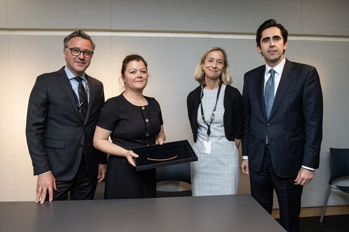 Türkiye'den kaçırılarak ABD'nin Boston kentindeki bir müzede uzun yıllar sergilenen Lidya dönemine...