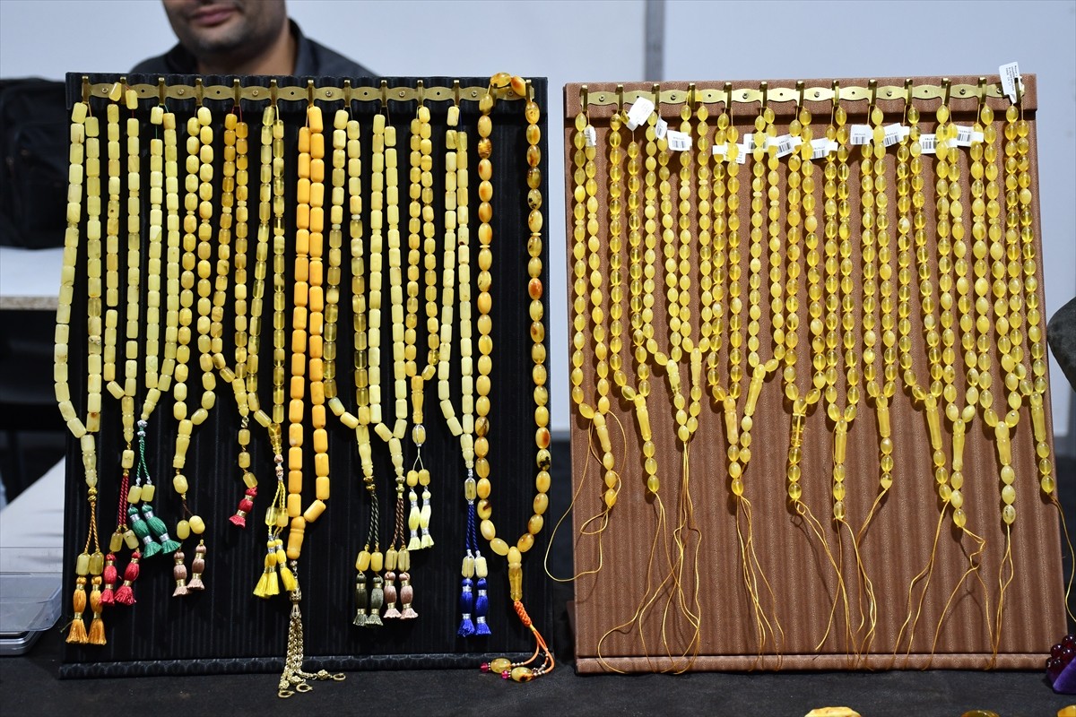 Adana Valiliği himayesinde düzenlenen "3. Tespih ve Doğal Taşlar Fuarı" sona erdi. TÜYAP Adana...