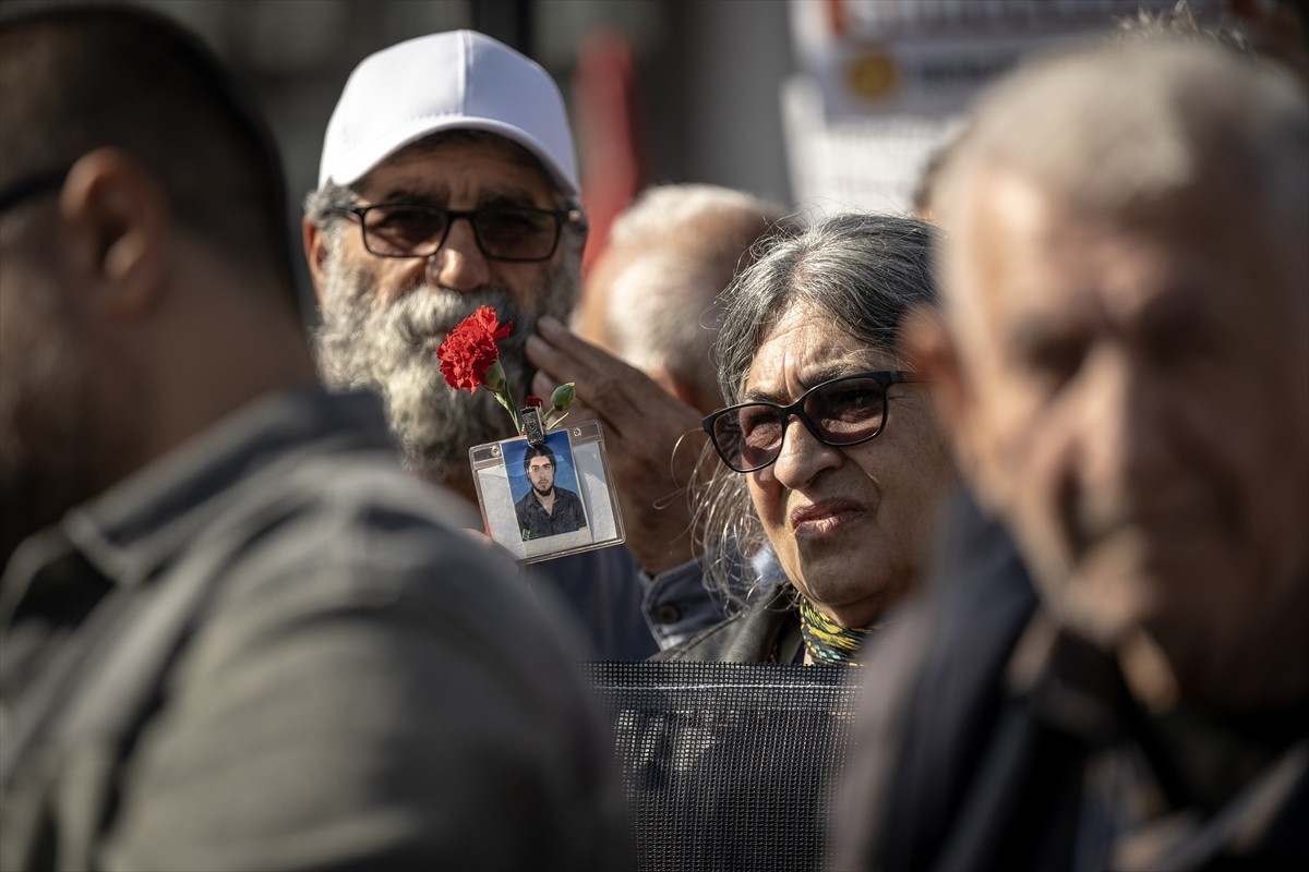 Ankara Garı önünde, 10 Ekim 2015'te terör örgütü DEAŞ mensubu iki canlı bombanın gerçekleştirdiği...