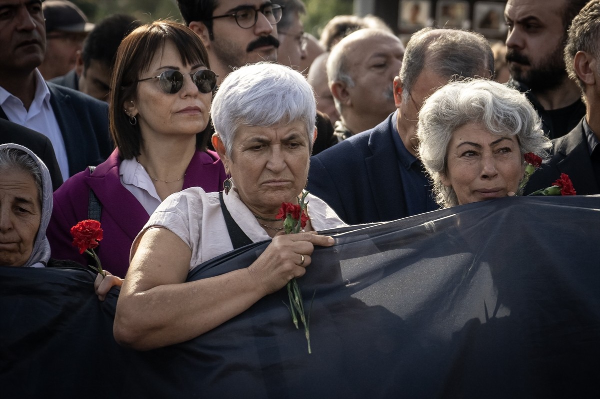 Ankara Garı önünde, 10 Ekim 2015'te terör örgütü DEAŞ mensubu iki canlı bombanın gerçekleştirdiği...