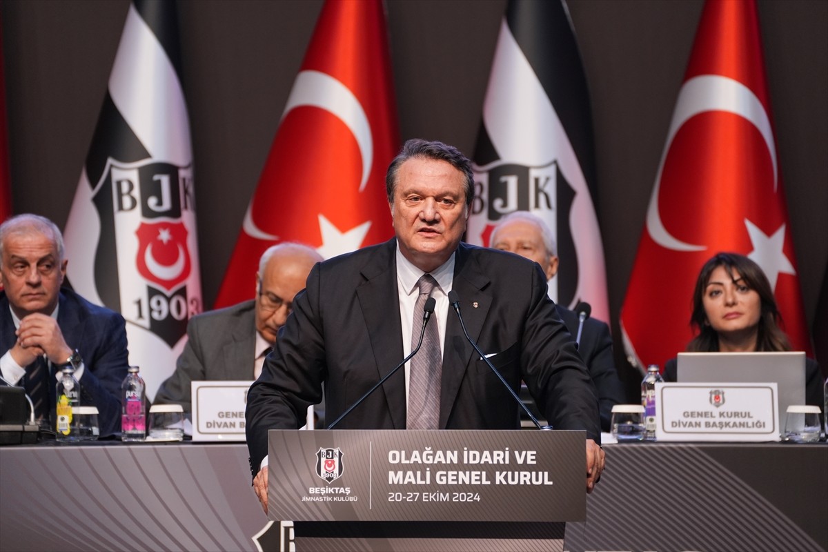 Beşiktaş Kulübü Başkanı Hasan Arat, ICC İstanbul Kongre Merkezi'nde gerçekleştirilen 2024 yılı...