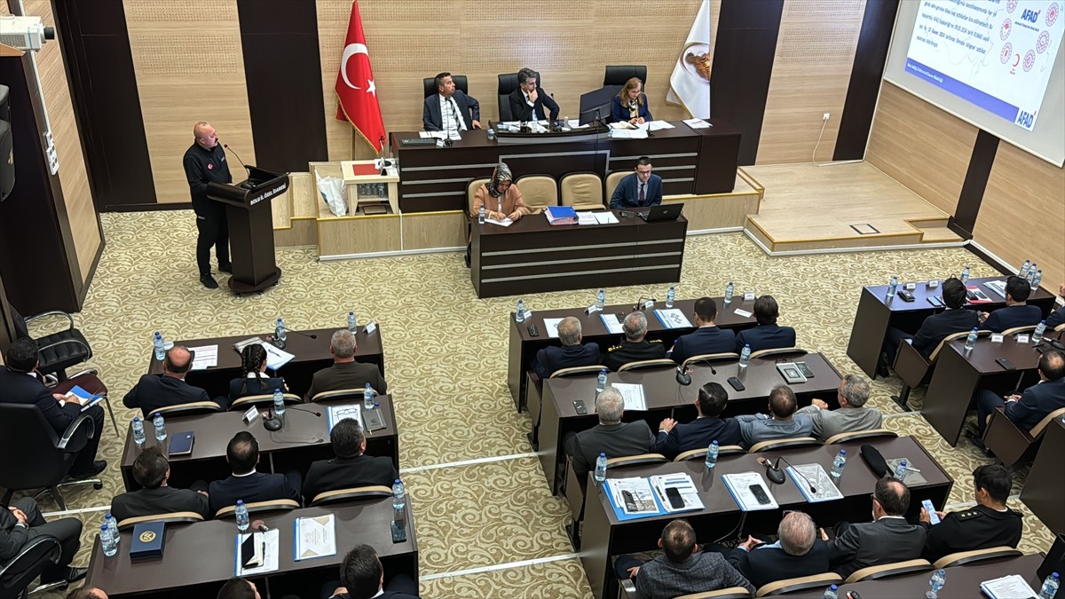 Bolu'da düzenlenen İl Koordinasyon Toplantısında, 12 Kasım'da 17 ilin desteğiyle 24 saat sürecek...