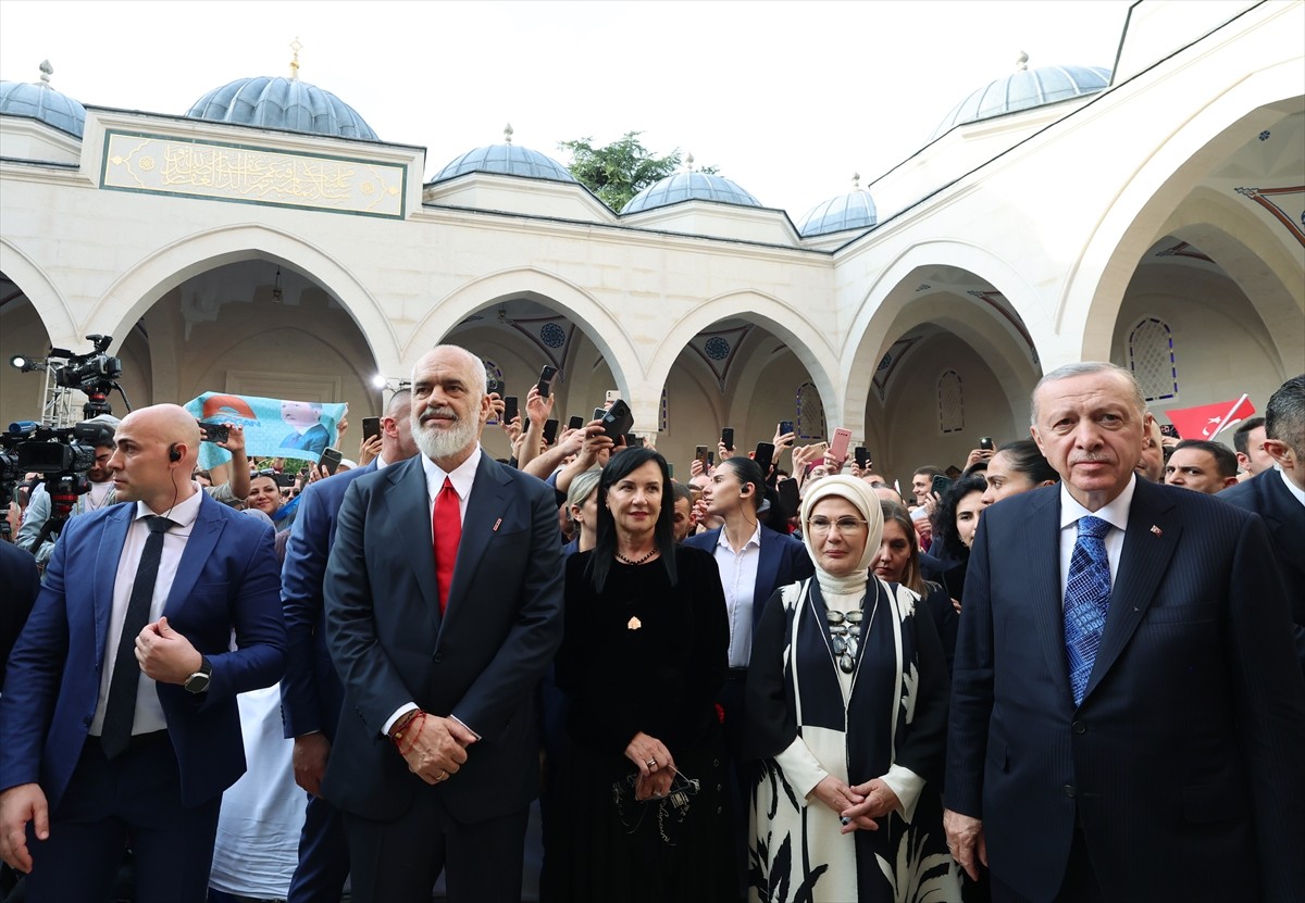 Cumhurbaşkanı Recep Tayyip Erdoğan ve Arnavutluk Başbakanı Edi Rama, Arnavutluk'un başkenti...