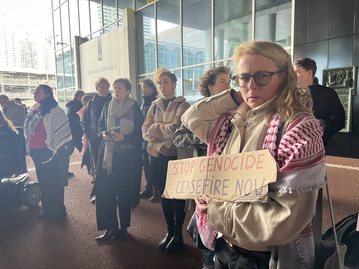 Gazze'deki soykırımı ve Hollanda hükümetinin İsrail'e destek politikasını 1 yıldır protesto eden...