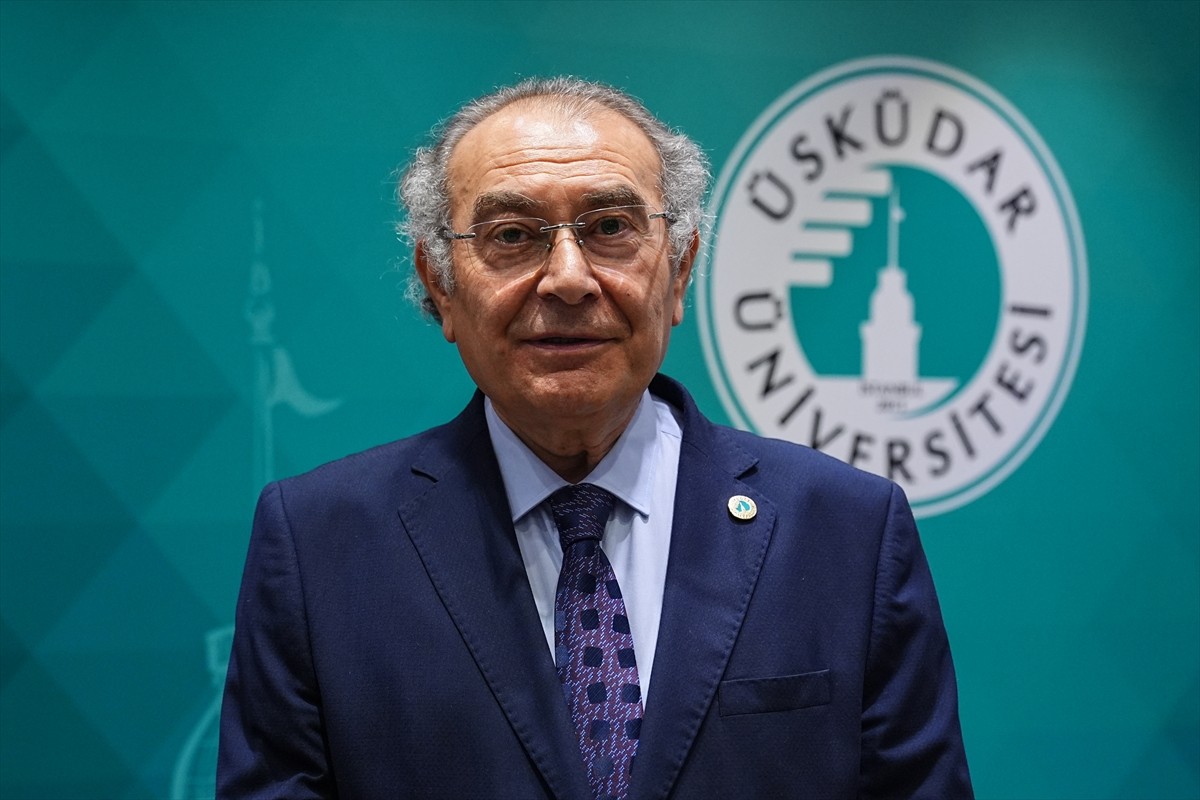 Gençlerin sosyal medyada özel görüntülerini paylaşmalarının temel nedenin ergenlik dönemindeki...