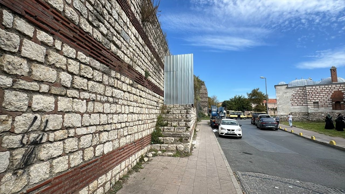 İstanbul'da saldırgan Semih Çelik'in 2 genç kızı öldürdükten sonra intihar ettiği Edirnekapı...