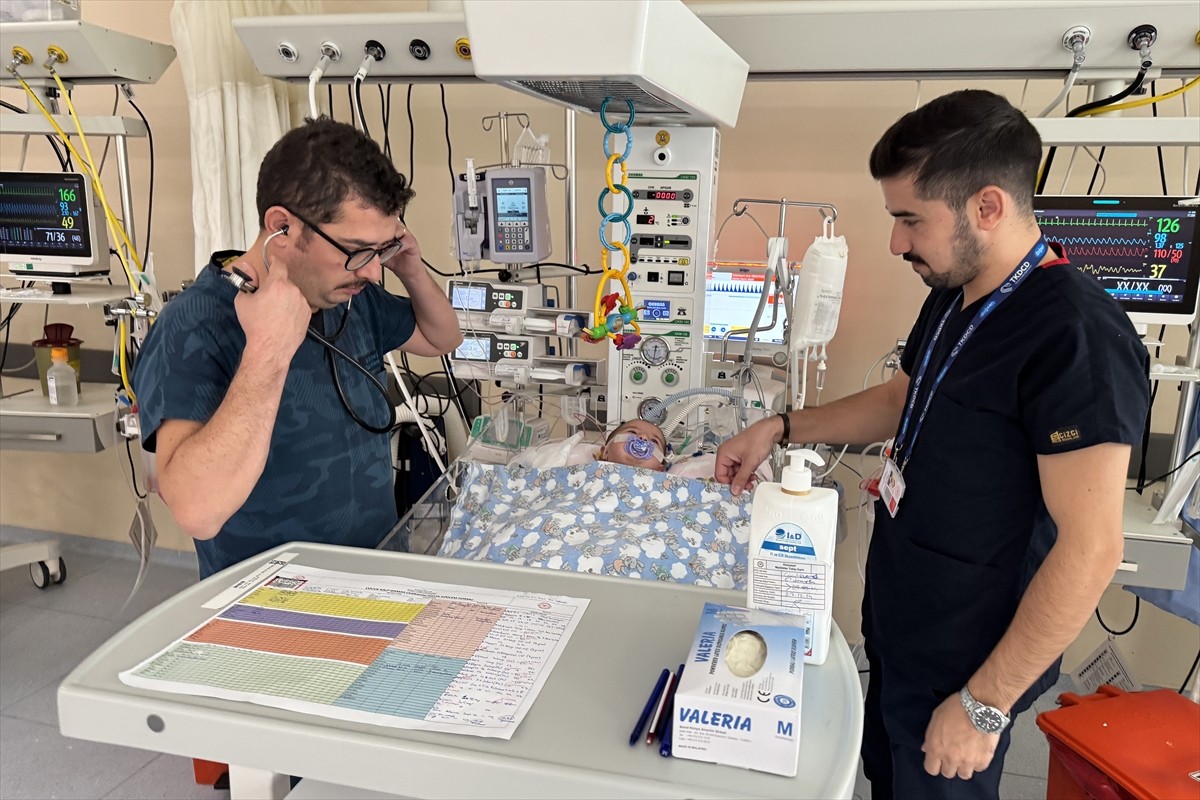 Kayseri'den ağır kalp yetmezliği nedeniyle ambulans helikopterle Konya'ya getirilen Bahar Aden...