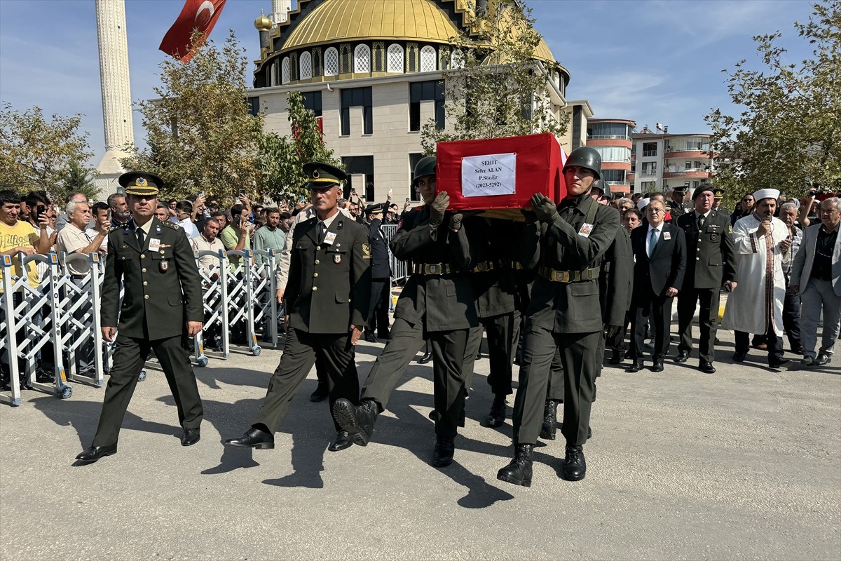 Pençe-Kilit Operasyonu bölgesinde bölücü terör örgütü mensuplarınca yapılan taciz atışı sonucu...