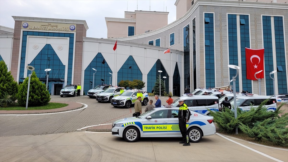 Samsun Emniyet Müdürlüğüne tahsis edilen 91 yeni aracın hizmete girmesi dolayısıyla İl Emniyet...