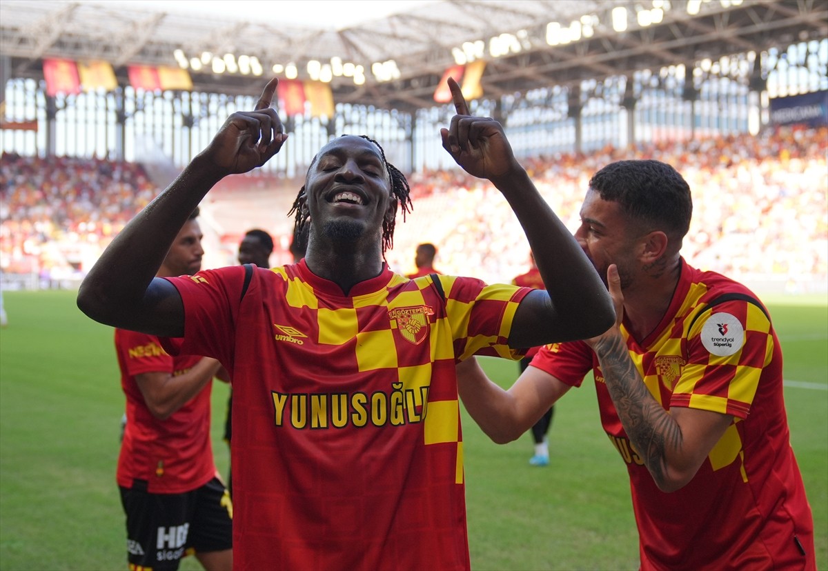 Trendyol Süper Lig’in 8. haftasında Göztepe ile Net Global Sivasspor Gürsel Aksel Stadı’nda...