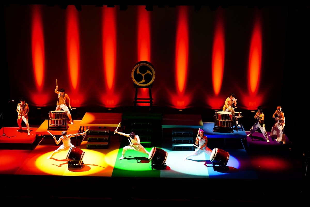 Japon davul grubu "Sai", İstanbul'da ilk kez Harbiye Muhsin Ertuğrul Sahnesi'nde sanatseverlerin...