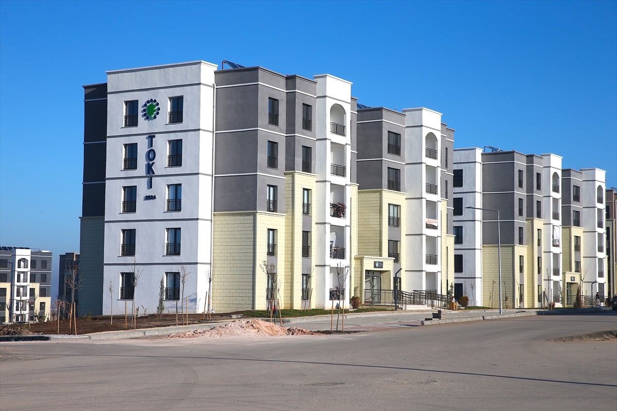 6 Şubat 2023'teki depremlerden etkilenen Diyarbakır'da evleri yıkılan ya da ağır hasar gören...