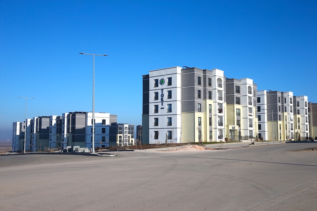 6 Şubat 2023'teki depremlerden etkilenen Diyarbakır'da evleri yıkılan ya da ağır hasar gören...