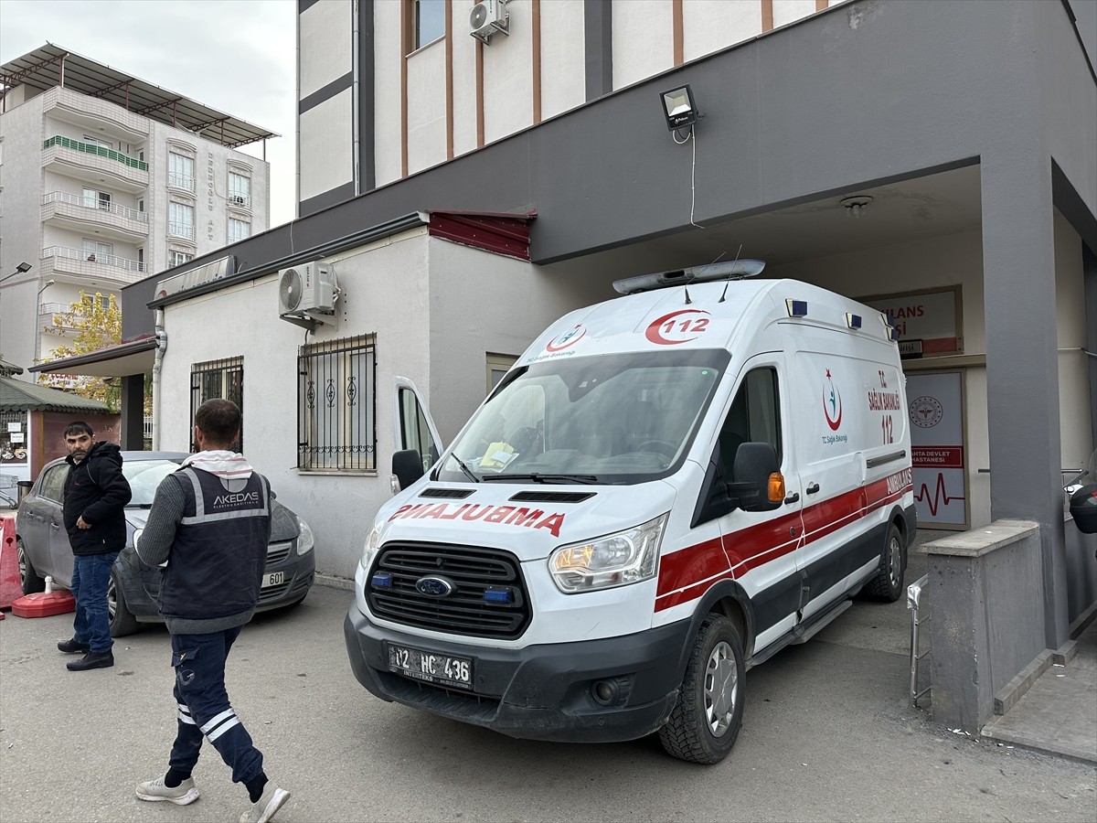 Adıyaman'ın Kahta ilçesinde sobadan sızan karbonmonoksit gazından zehirlenen kişi hayatını...