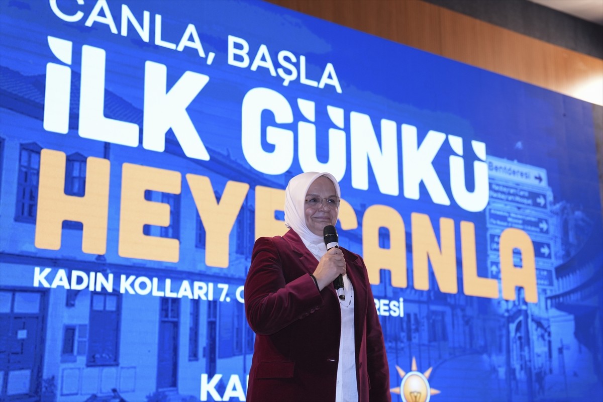 AK Parti Genel Merkez Kadın Kolları Başkanı Ayşe Keşir,  Altındağ Belediyesinin Şair Baki Kültür...