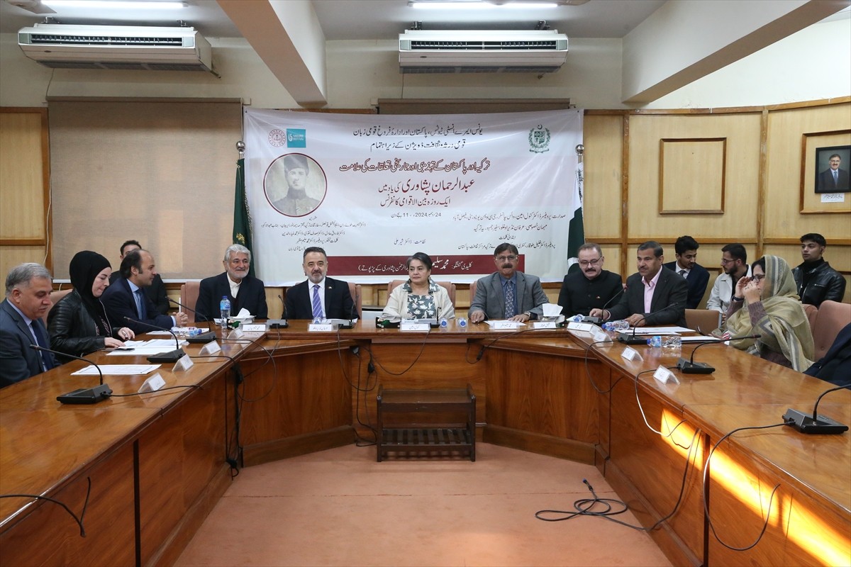 Anadolu Ajansının (AA) ilk muhabirlerinden, Türkiye'nin ilk Kabil Büyükelçisi Abdurrahman...