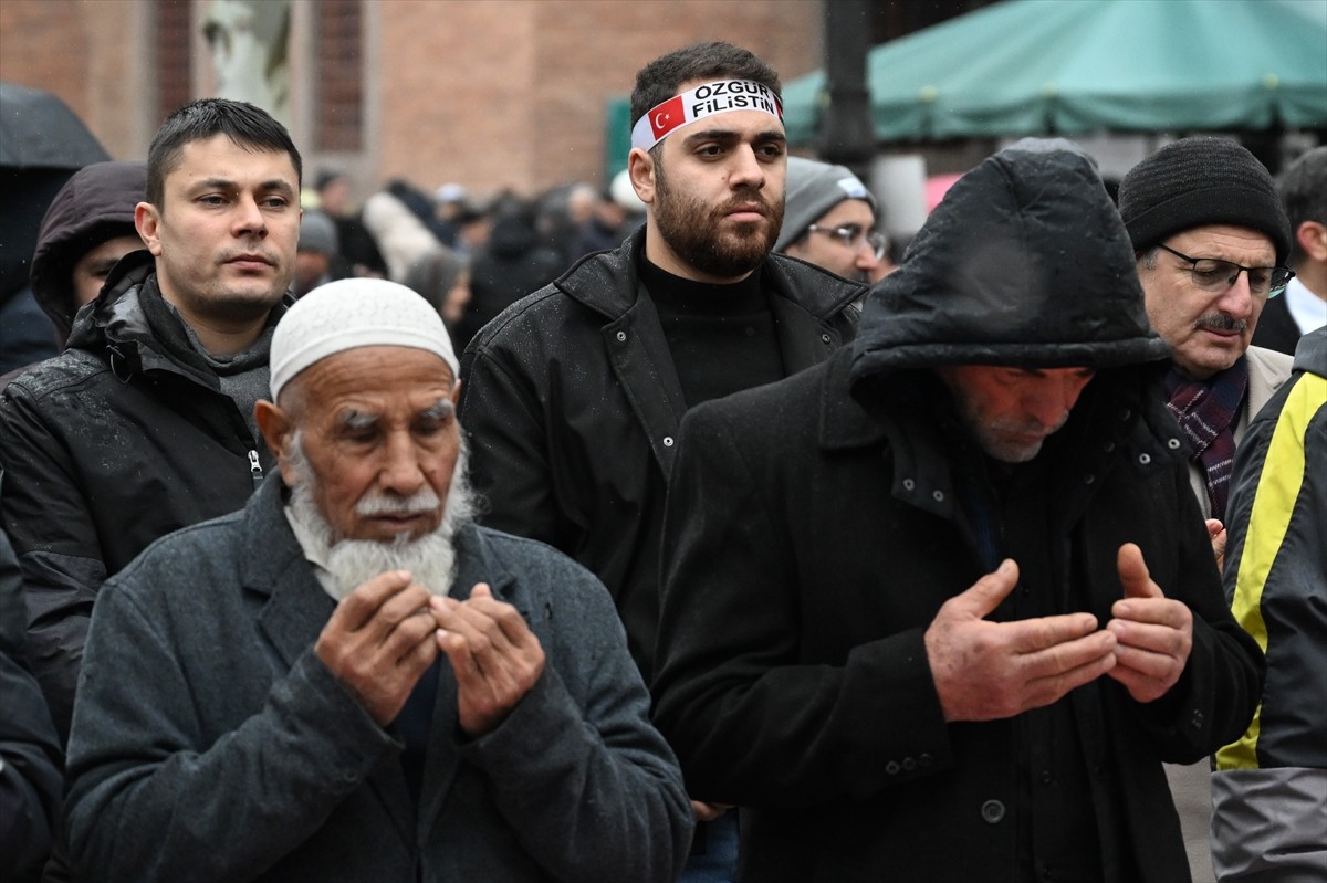 Ankara Filistin Dayanışma Platformu (ANFİDAP), İsrail'in saldırılarında ölen Filistinli...