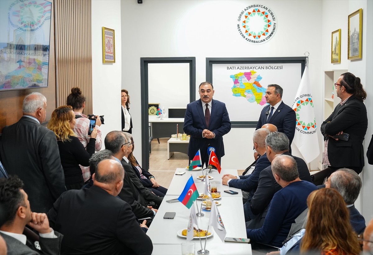 Batı Azerbaycan Topluluğu Türkiye Ofisi İzmir'de hizmet vermeye başladı. Balçova'daki bir...