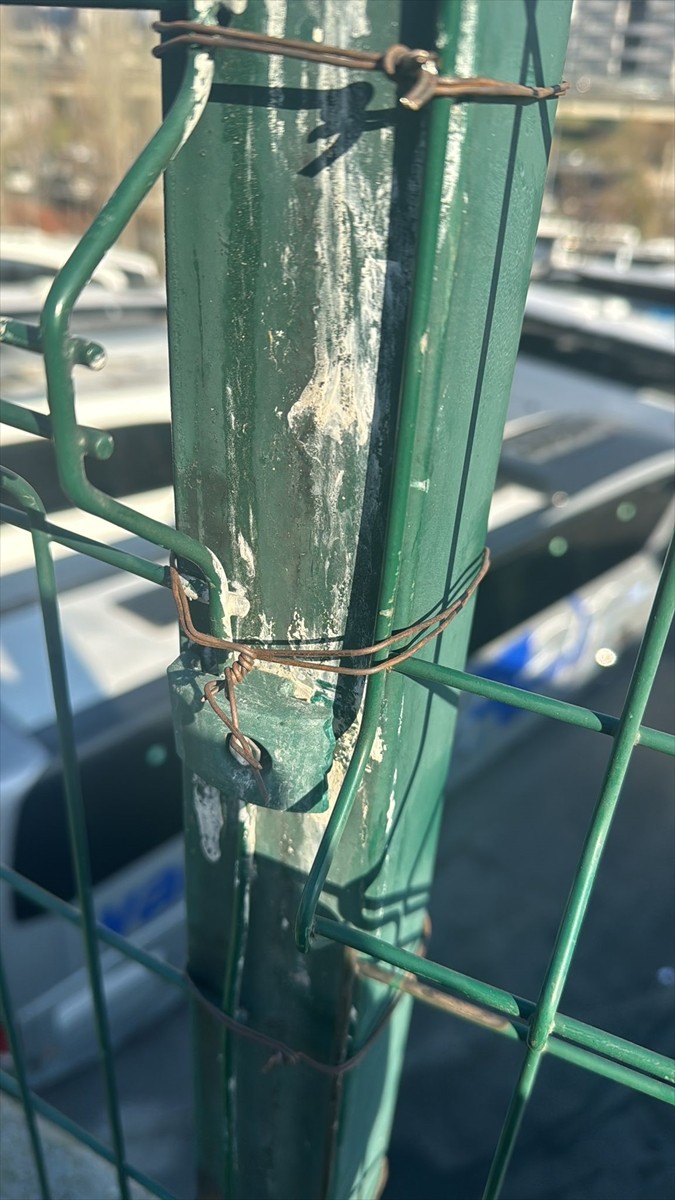 Bayrampaşa'da iki kişinin yaslandıkları korkuluğun kırılması sonucu Büyük İstanbul Otogarı'nın...