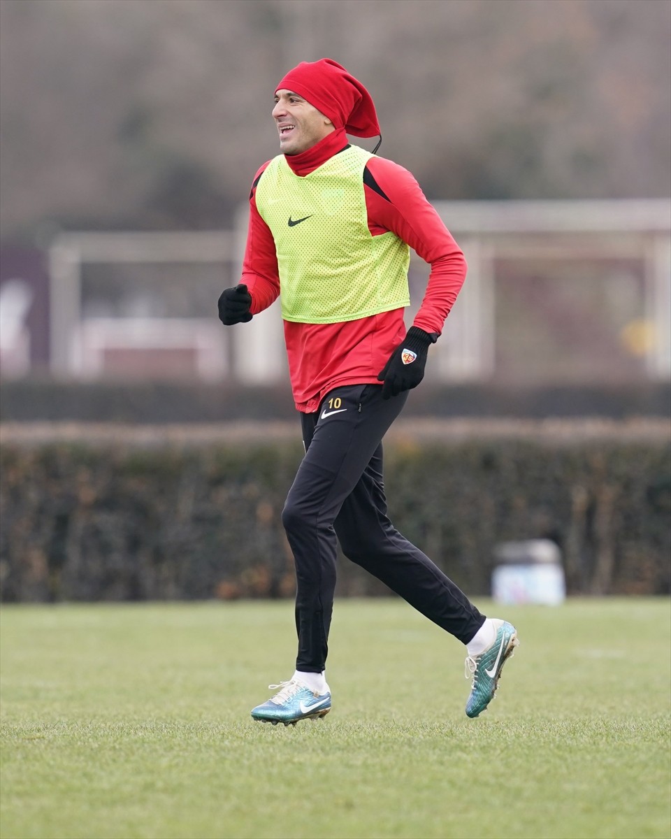 Bellona Kayserispor, Trendyol Süper Lig'in 16. haftasında Onvo Antalyaspor ile deplasmanda...