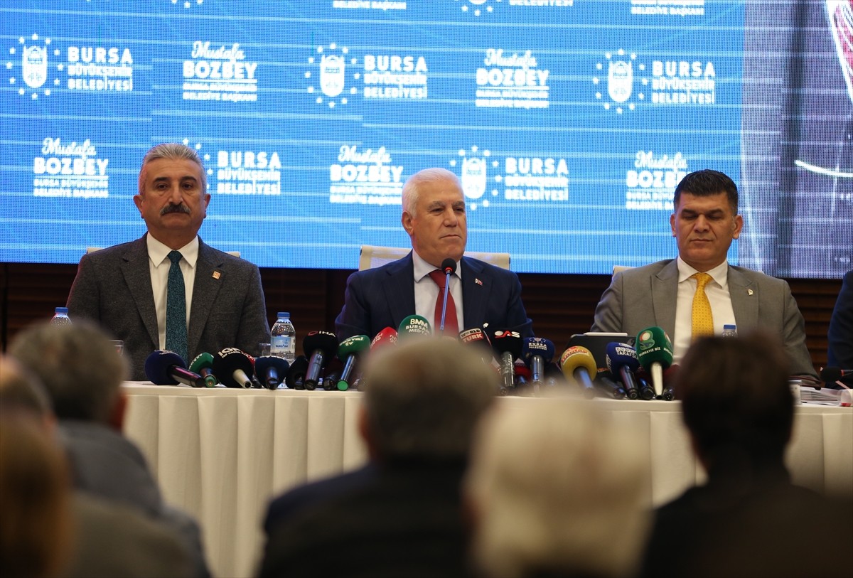 Bursa Büyükşehir Belediye Başkanı Mustafa Bozbey, Merinos Atatürk Kongre ve Kültür Merkezi'nde...