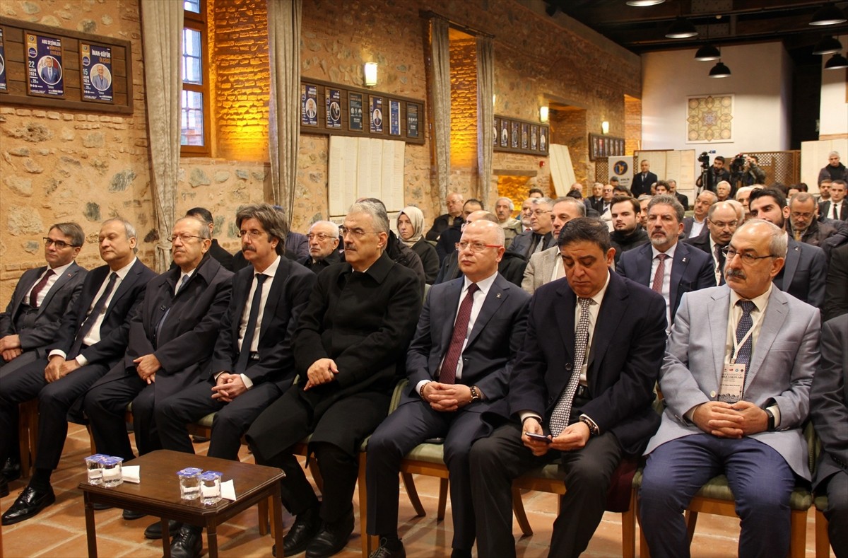 Bursa Vakıflar Bölge Müdürlüğünce, Vakıflar Genel Müdürlüğünün kuruluşunun 100'üncü yılı...