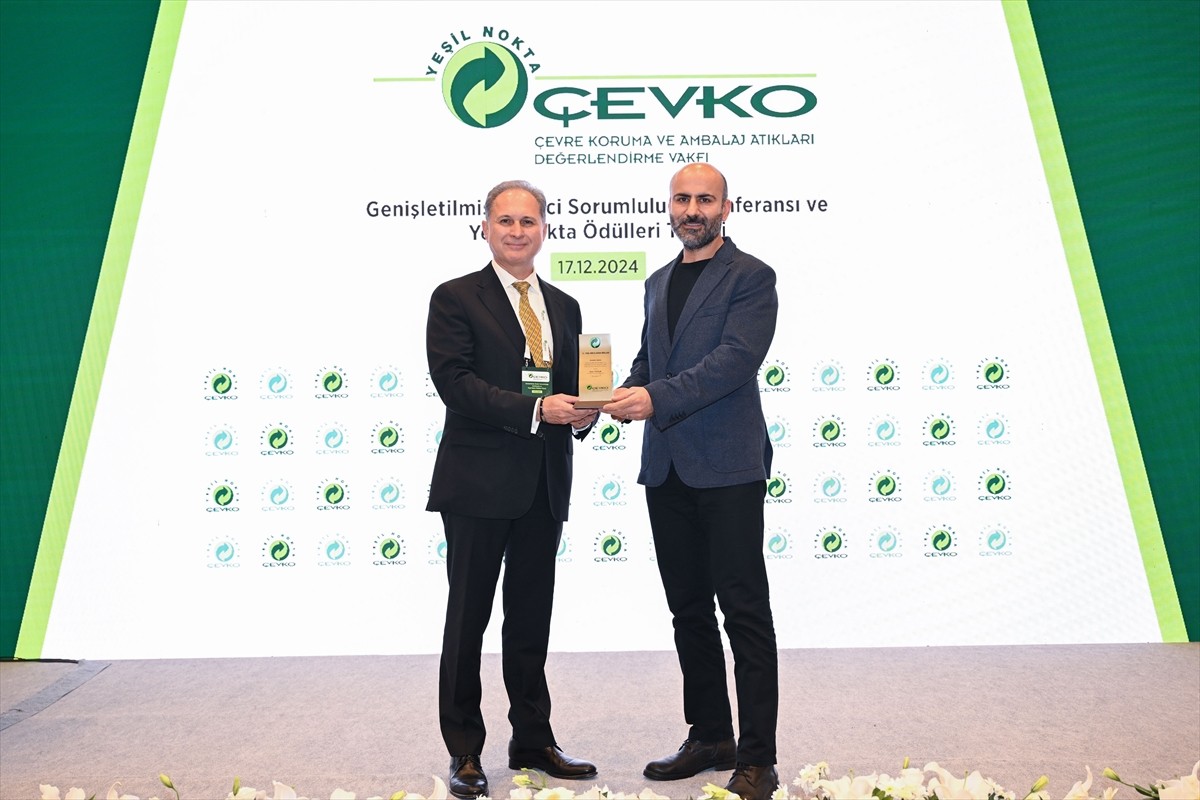 Çevre Koruma ve Ambalaj Atıkları Değerlendirme Vakfının (ÇEVKO) düzenlediği törende Yeşil Nokta...