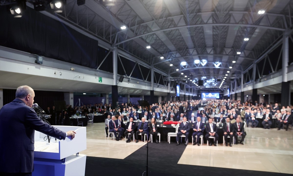 Cumhurbaşkanı Recep Tayyip Erdoğan, Merinos Atatürk Kongre Kültür Merkezi'ndeki Bursa Ticaret ve...