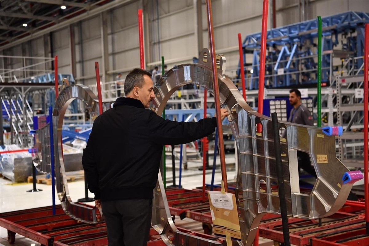 Cumhurbaşkanlığı Savunma Sanayii (SSB) Başkanı Haluk Görgün (solda), 2025 yılı sonunda ilk uçuşunu...