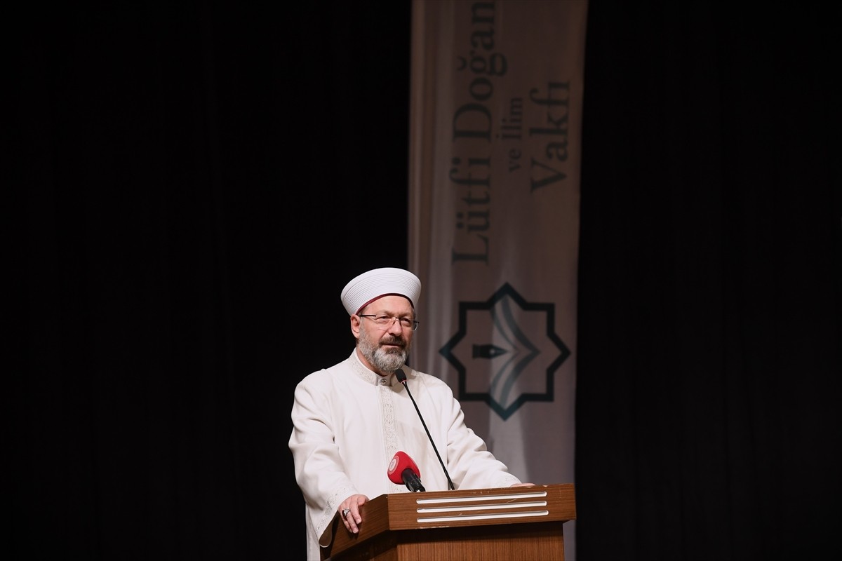 Diyanet İşleri Başkanlığından yapılan açıklamada, Diyanet İşleri Başkanı Prof. Dr. Ali Erbaş...
