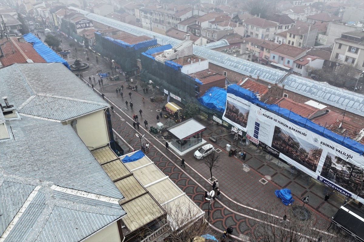 Edirne kent merkezindeki tarihi dokuyu korumak amacıyla başlatılan sokak sağlıklaştırma projesi...