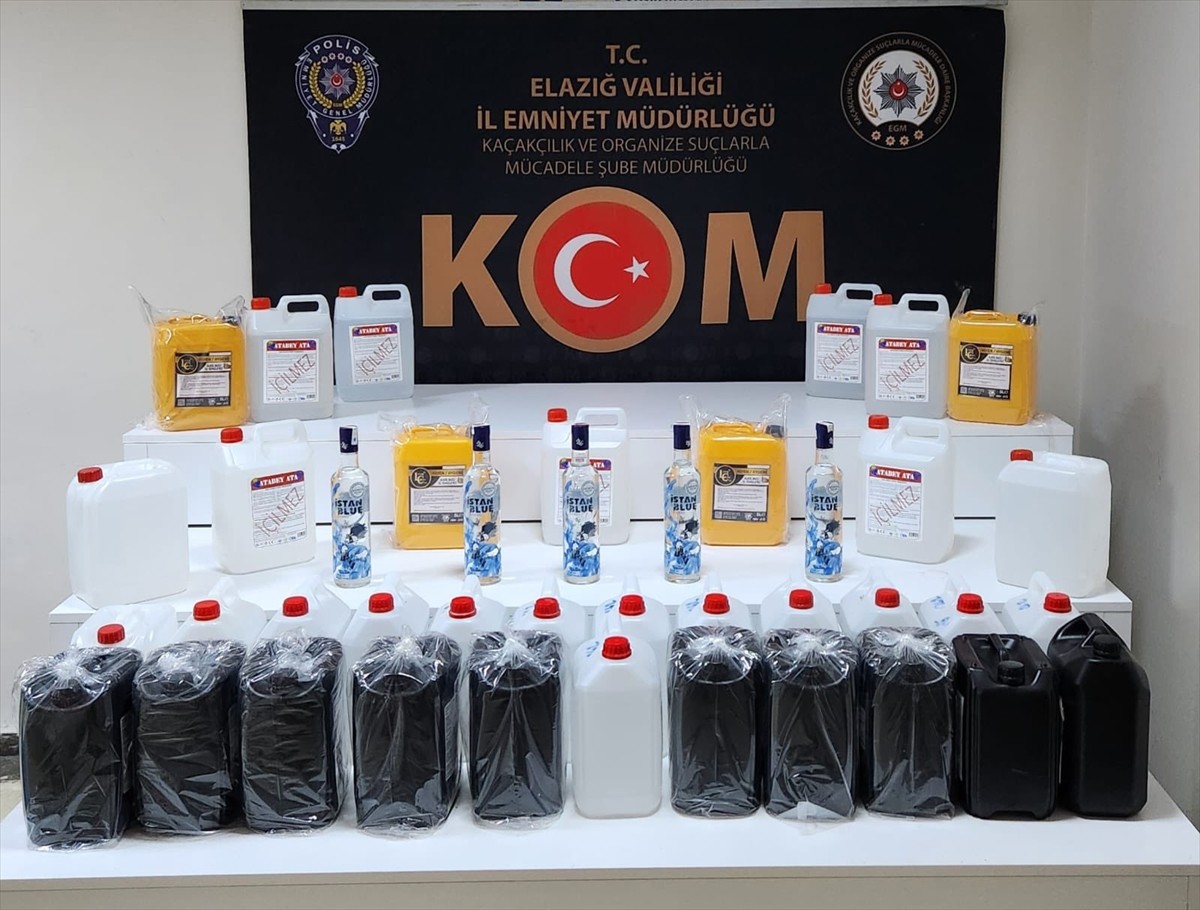 Elazığ'da 190 litre kaçak etil alkol geçirildi, 11 şüpheli gözaltına alındı.
