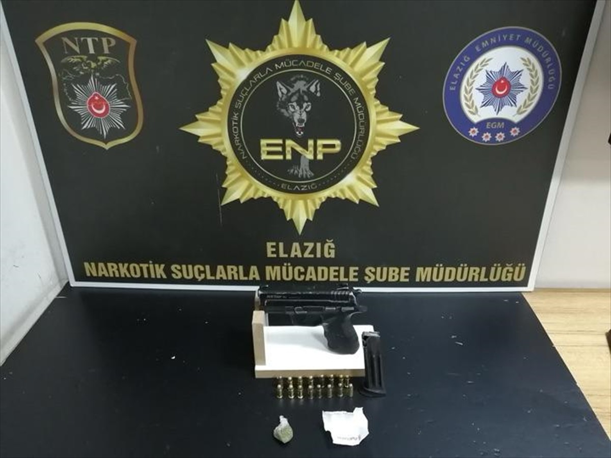 Elazığ'da düzenlenen uyuşturucu operasyonunda gözaltına alınan 8 şüpheliden 4'ü tutuklandı....