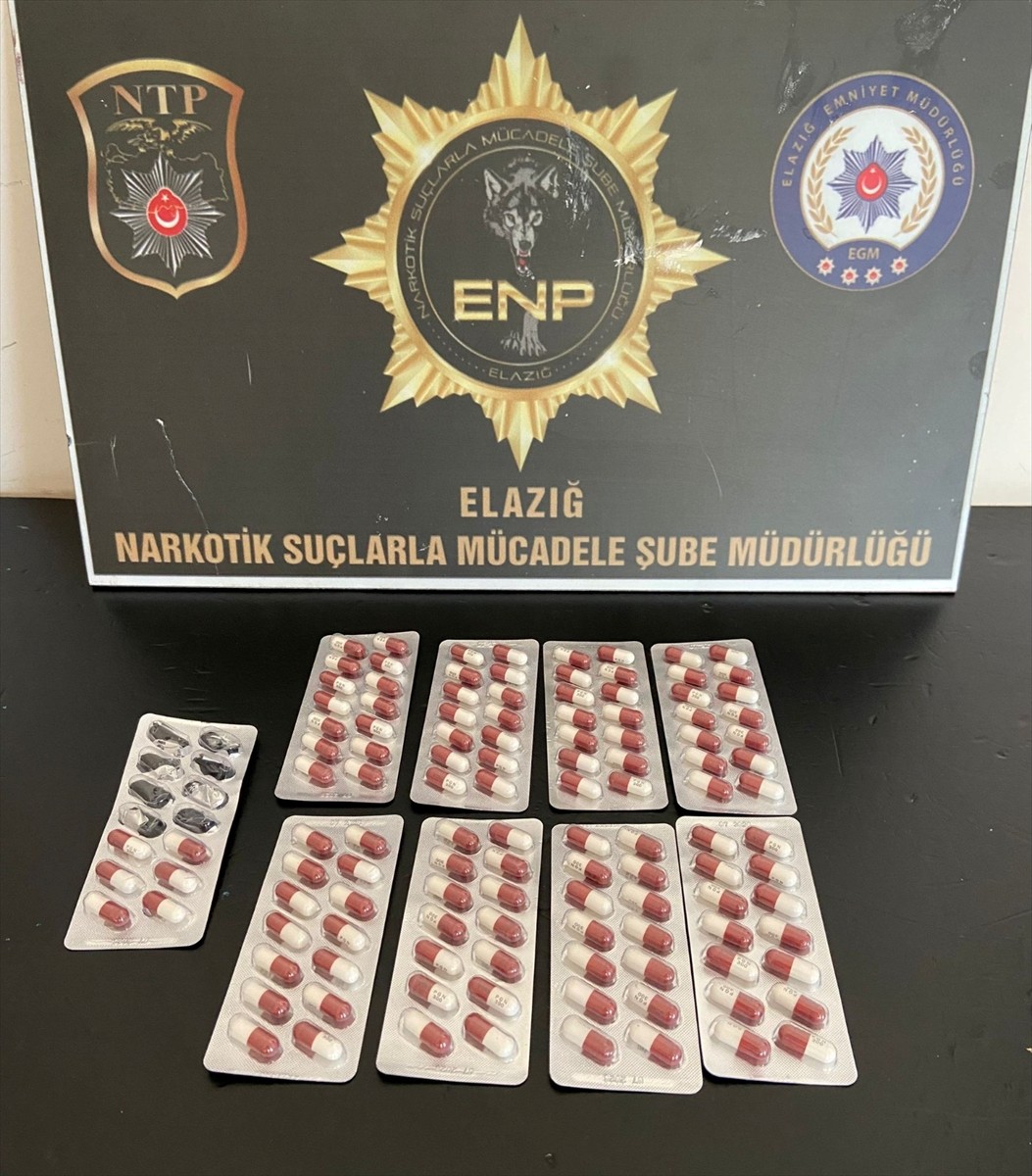 Elazığ'da düzenlenen uyuşturucu operasyonunda gözaltına alınan 8 şüpheliden 4'ü tutuklandı....