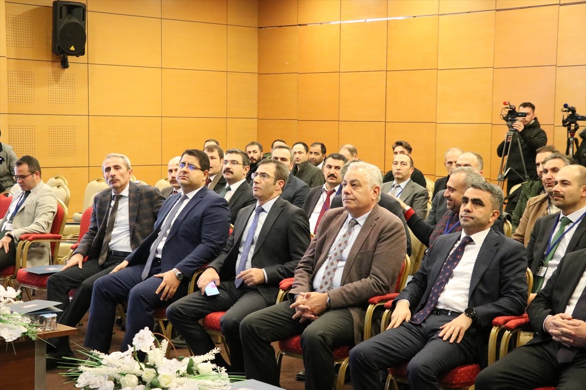 Erzurum'da, Kuzeydoğu Anadolu Kalkınma Ajansı (KUDAKA) tarafından üretim ve verimliliğin...