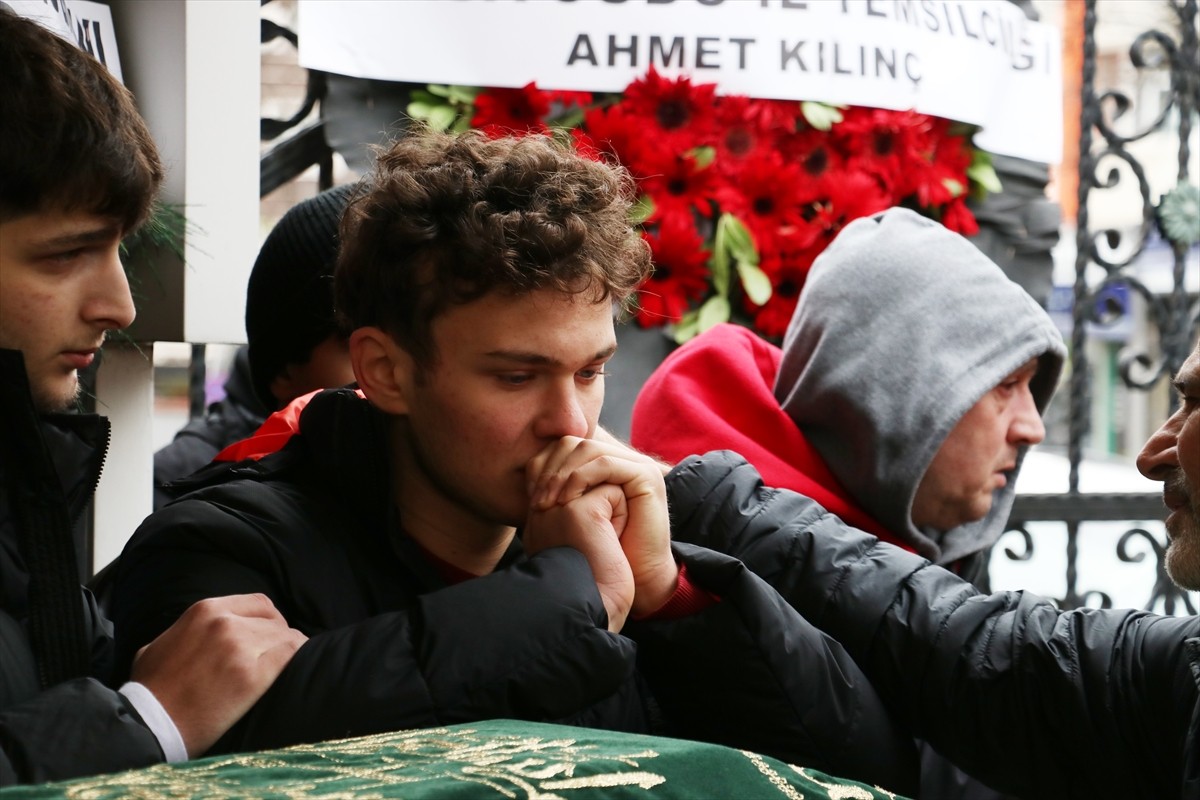 Erzurum'un Palandöken Dağı'nda meydana gelen çığda hayatını kaybeden milli sporcu Emre Yazgan için...