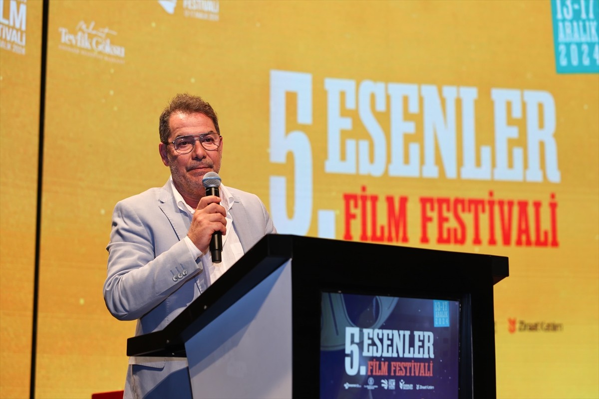 Esenler Belediyesi ev sahipliğinde düzenlenen "5. Esenler Film Festivali" sona erdi. Kültür ve...