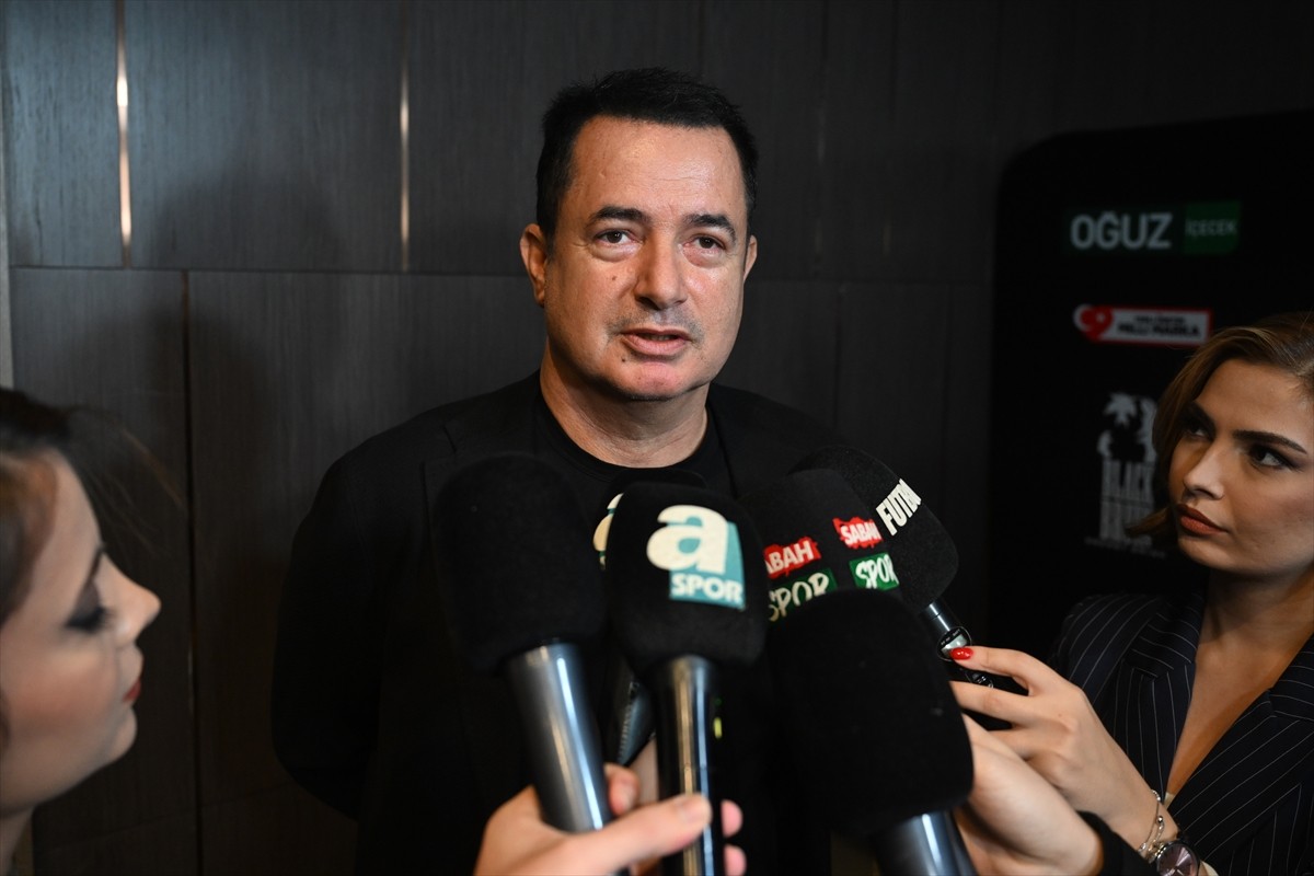 Fenerbahçe Kulübü Asbaşkanı Acun Ilıcalı, Turkuvaz Medya Merkezi'nde düzenlenen "Turkuvaz Medya...