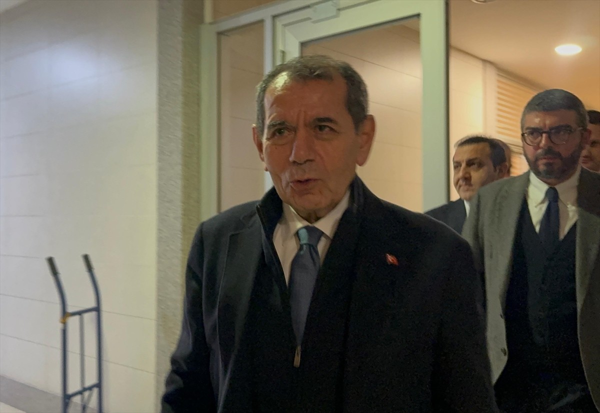 Galatasaray Kulübü Başkanı Dursun Özbek, Türkiye Futbol Federasyonu (TFF) Başkanı İbrahim...