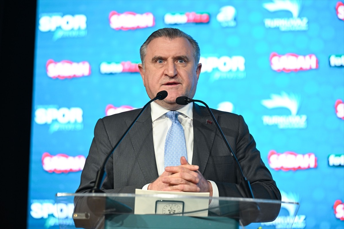 Gençlik ve Spor Bakanı Osman Aşkın Bak, Turkuvaz Medya Merkezi'nde düzenlenen Turkuvaz Medya Spor...