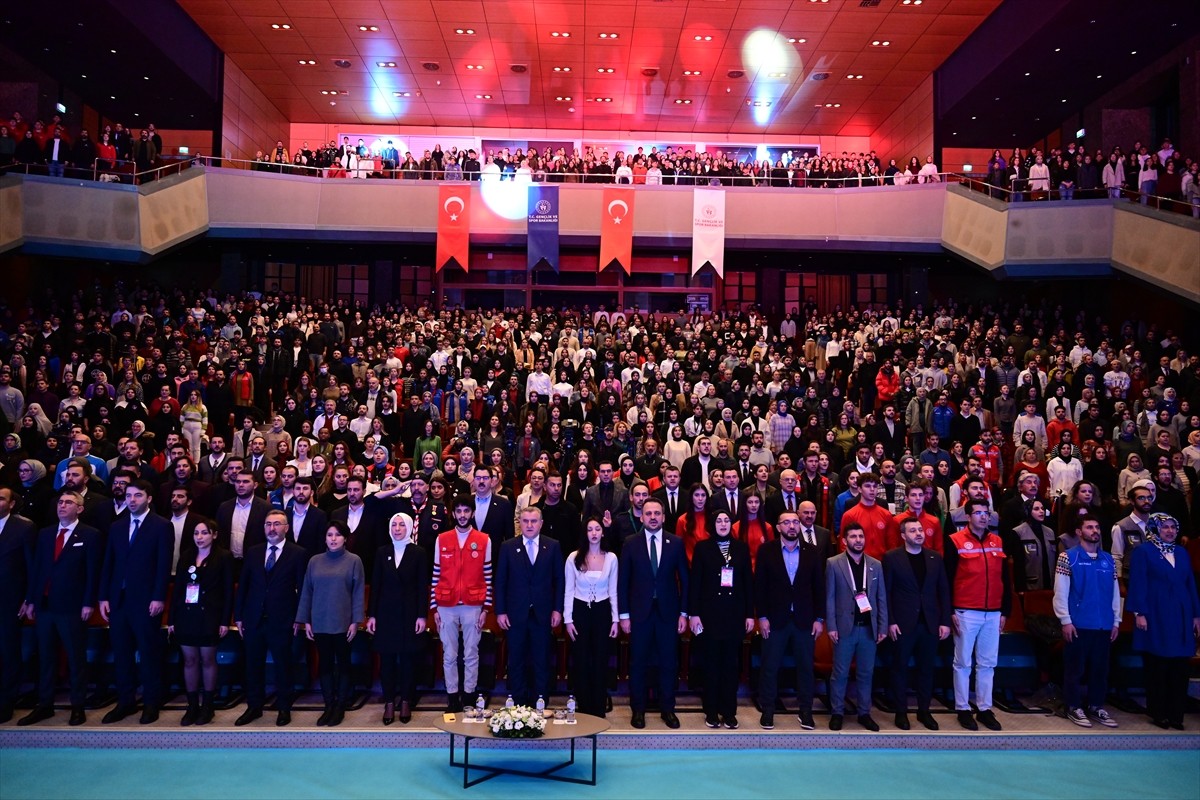 Gençlik ve Spor Bakanlığı tarafından 5 Aralık Dünya Gönüllüler Günü dolayısıyla, İstanbul Lütfi...