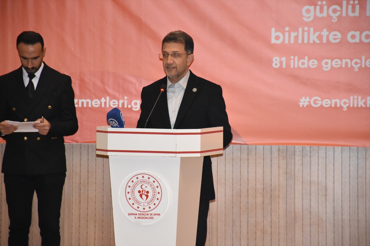  Gençlik ve Spor Bakanlığınca Şırnak'ta "Gençlik Politika Belgesi Vizyon Çalıştayı"...