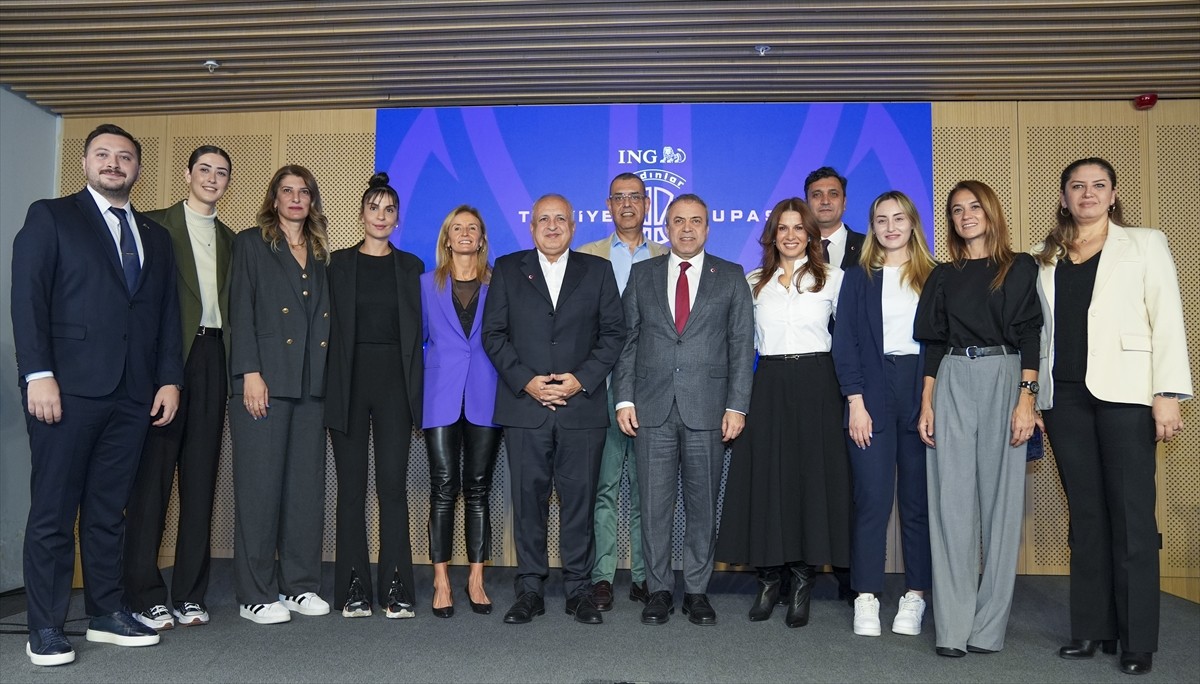 ING Kadınlar Türkiye Kupası'nda çeyrek final kura çekimi Basketbol Gelişim Merkezi'nde yapıldı....
