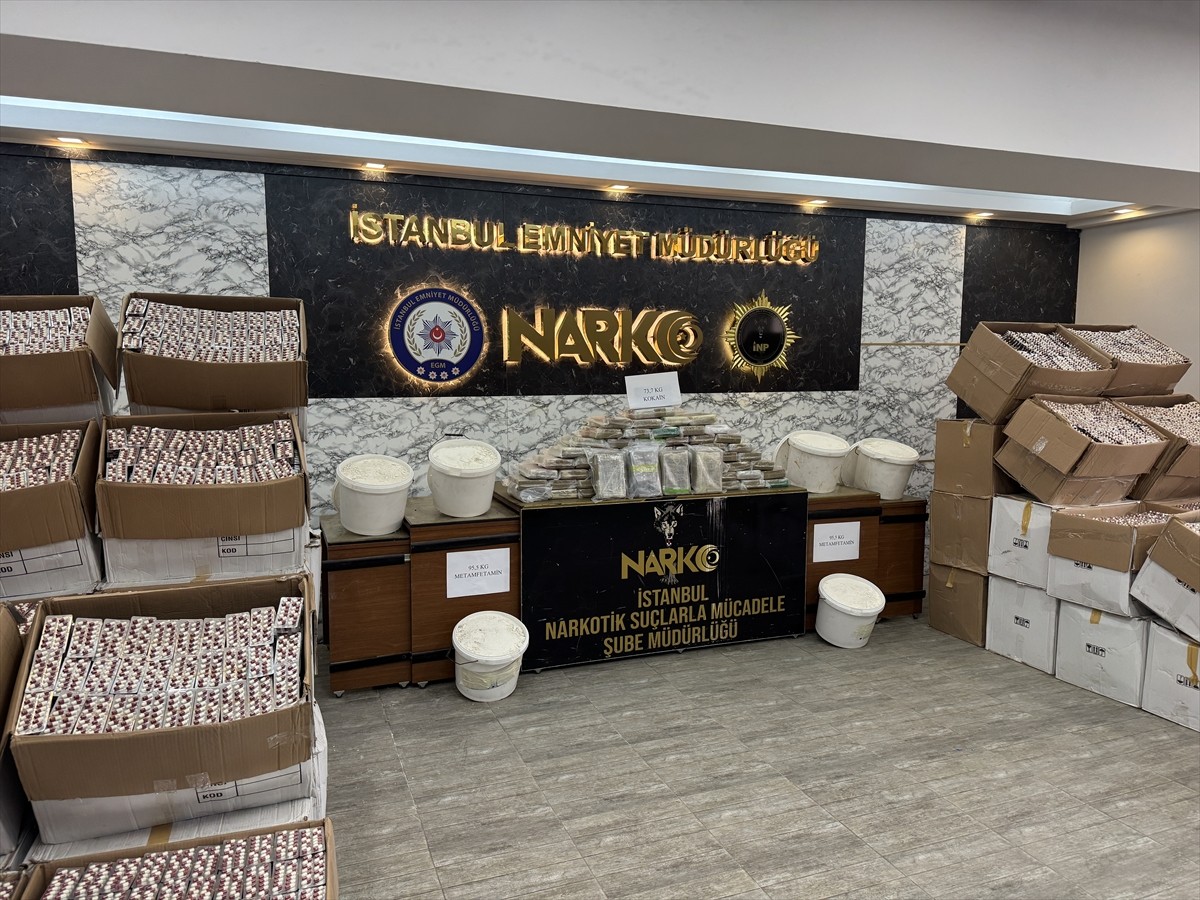 İstanbul'da düzenlenen ve 8 şüphelinin tutuklandığı "Narkokapan-2" operasyonun detaylarına...