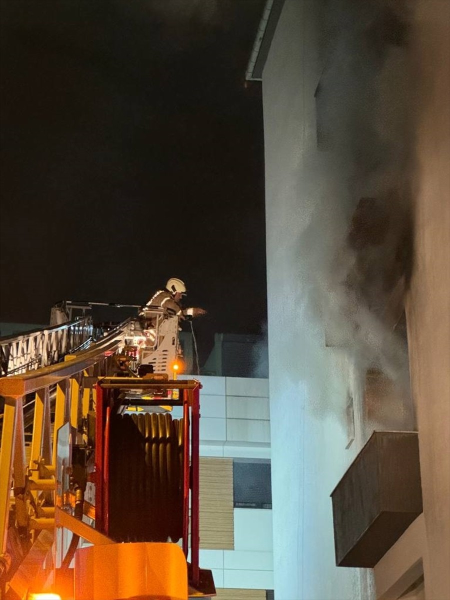 İstanbul Maltepe Feyzullah Mahallesi Bağdat Caddesi üzerinde bulunan 4 katlı apartın ikinci...