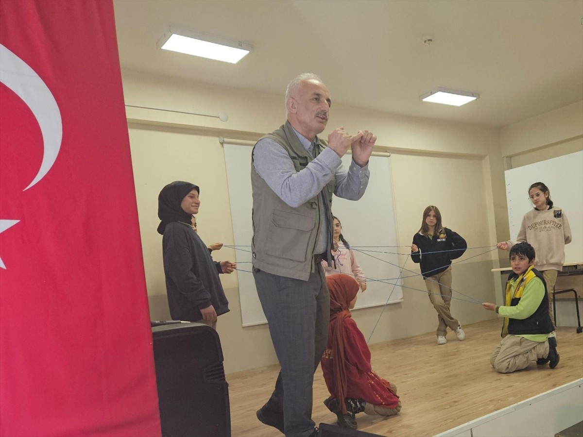 Kastamonu'da Doğa Koruma ve Milli Parklar Şube Müdürlüğü, 2024'te 1536 öğrenciye doğa eğitimi...