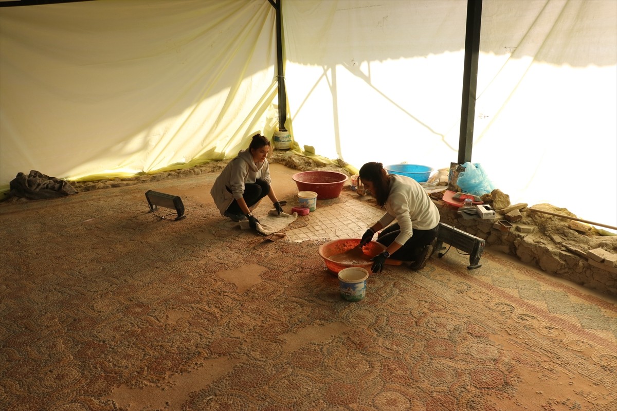 Kastamonu'nun Taşköprü ilçesinde bulunan Pompeiopolis Antik Kenti'ndeki kazılarda Roma villasından...