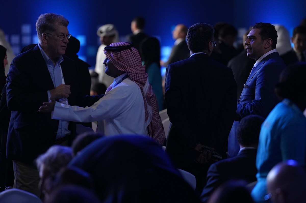 Katar'ın başkenti Doha'da dünyanın dört bir yanından üst düzey birçok katılımcının konuşmacı ve...