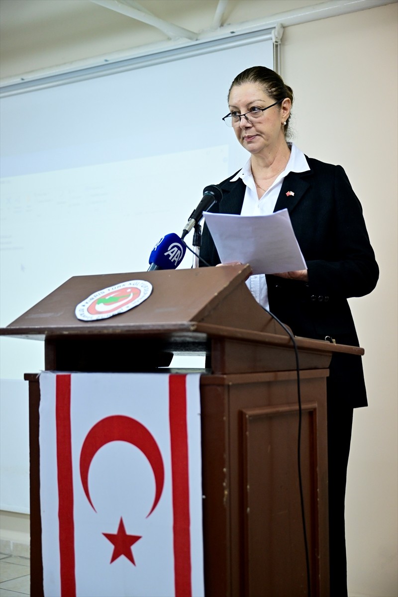 Kıbrıs'ta 21 Aralık 1963'te terör örgütü EOKA militanlarının, Kıbrıs Türkleri'ne yönelik...