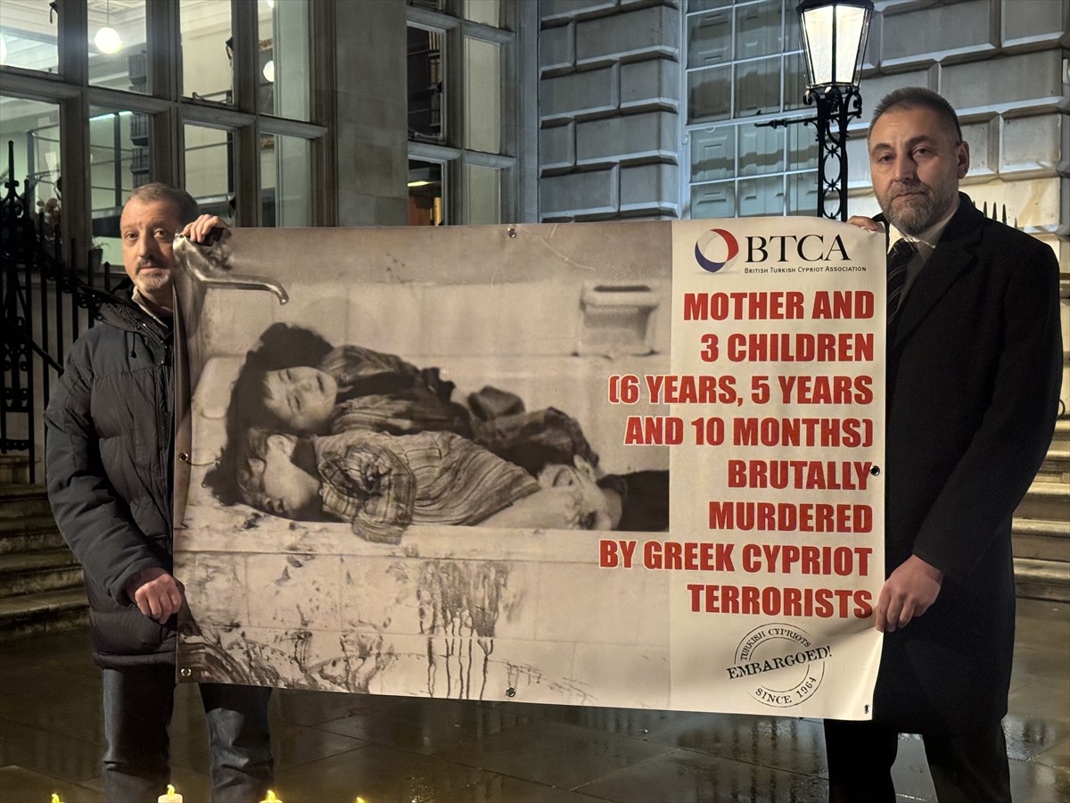 Kıbrıs Türklerine yönelik EOKA terör örgütü militanları tarafından 21 Aralık 1963'te başlatılan ve...